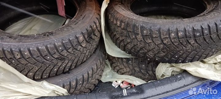 Michelin X-Ice North 2 2.25/7 R15