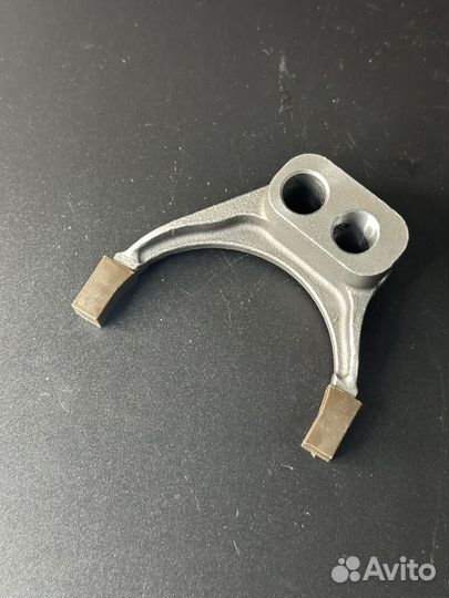 Вилка пятой передачи МКПП Chevrolet Sail 1.2