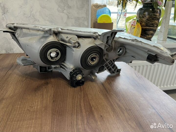 Фара правая Тойота Хайлендер