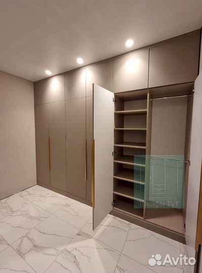 Черный шкаф