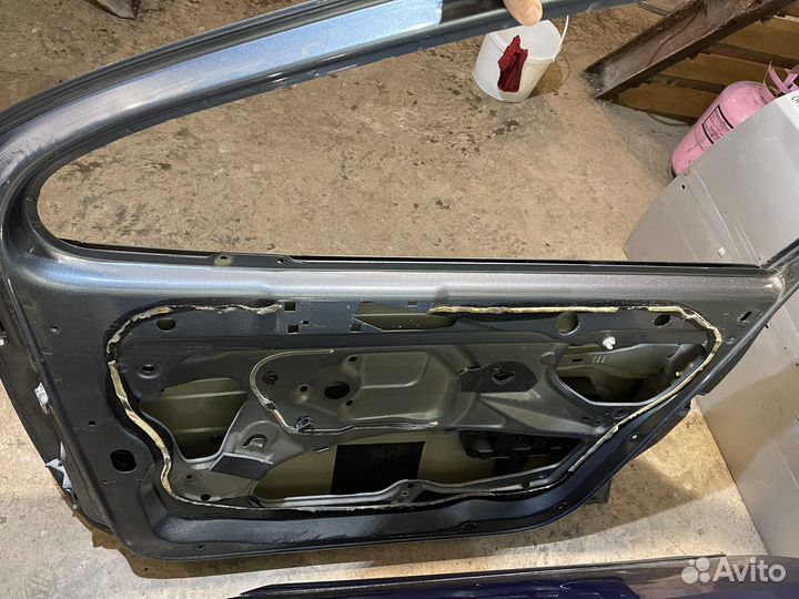 Дверь передняя правая Peugeot 307