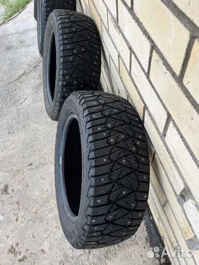 Goodyear Ultragrip 600 215/55 R16