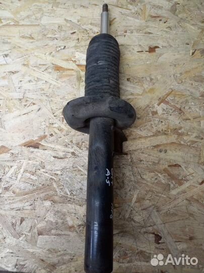 Амортизатор передний левый Skoda Octavia A5 BUD