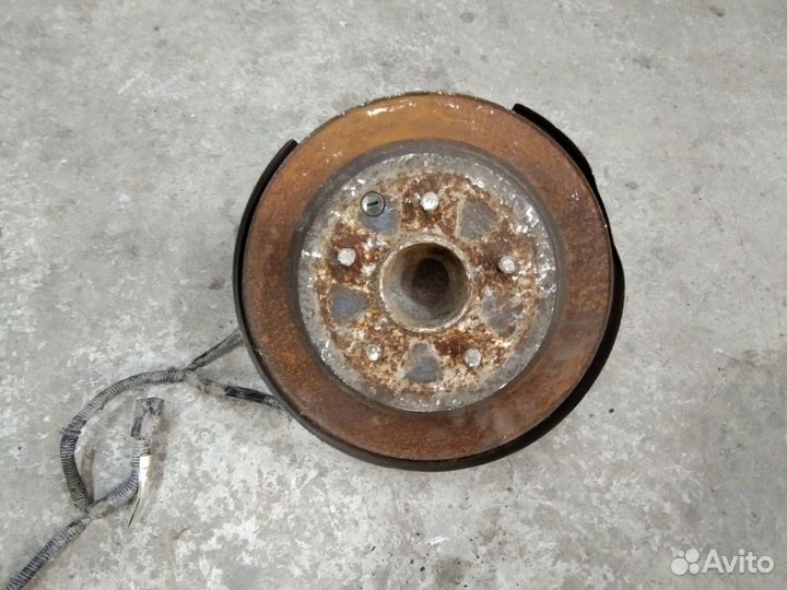 Кулак задний со ступицей Ниссан Теана J32 2WD