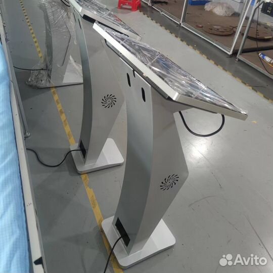 Сенсорный киоск 75 дюймов