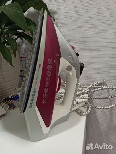 Утюг redmond