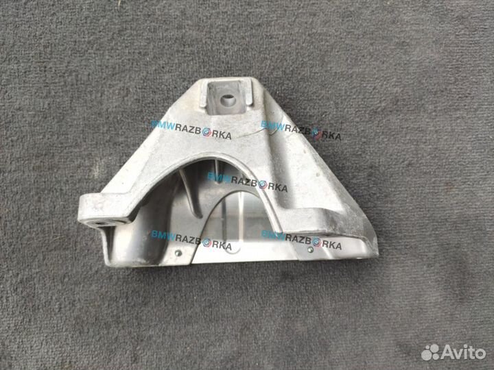 Кронштейн двигателя правый BMW 6 F06/F12/F13 F06