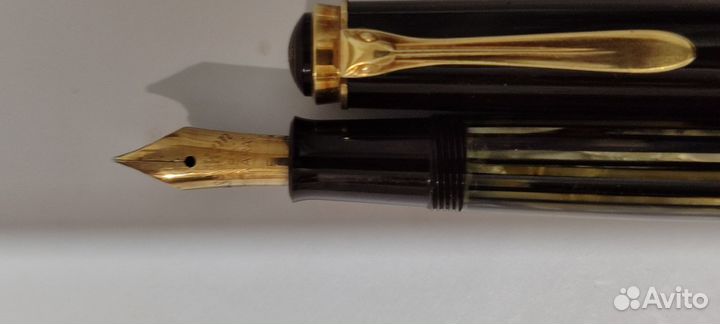 Перьевая ручка Pelican M 400