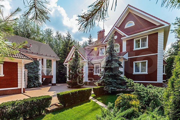 Дом 540 м² на участке 16 сот.