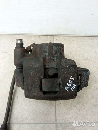 Суппорт тормозной передний правый Peugeot 605