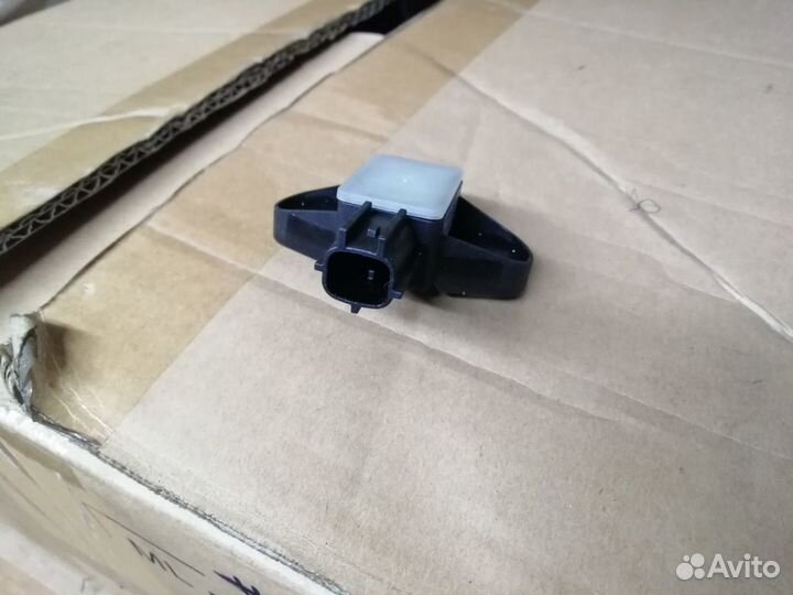 Датчик удара Airbag VW Passat B6 CC Tiguan