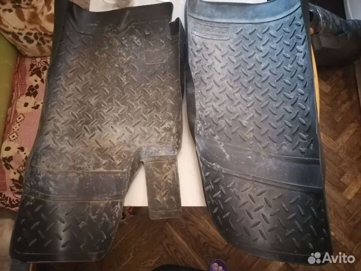 Коврик в автомобиль