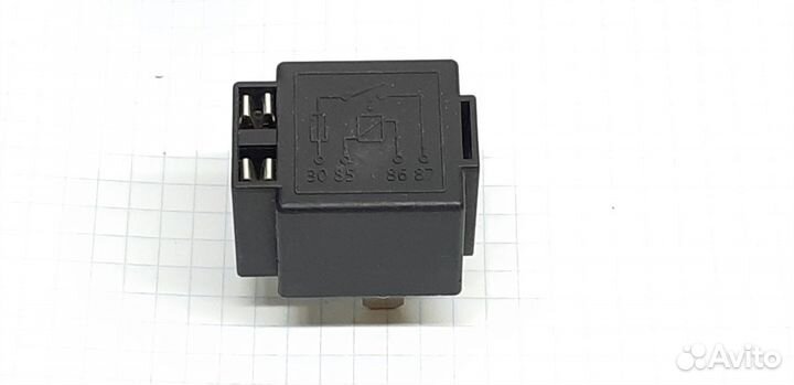 Реле 4 контакта с предохранителем 30А с колодкой