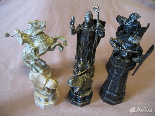 Лот. 6 шахматных фигур из серии 