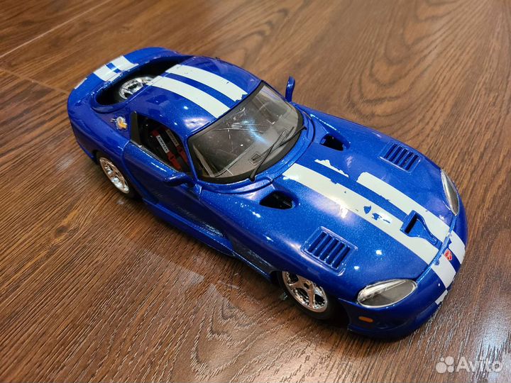 Машинки коллекционные 1:18