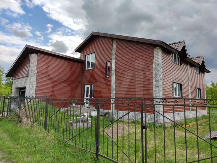 Дом 270 м² на участке 12 сот.