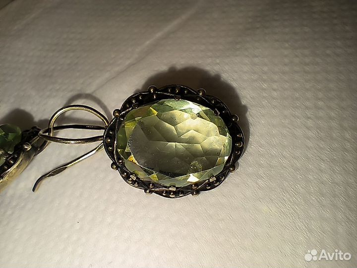 Серебряные серьги с зеленым аметистом