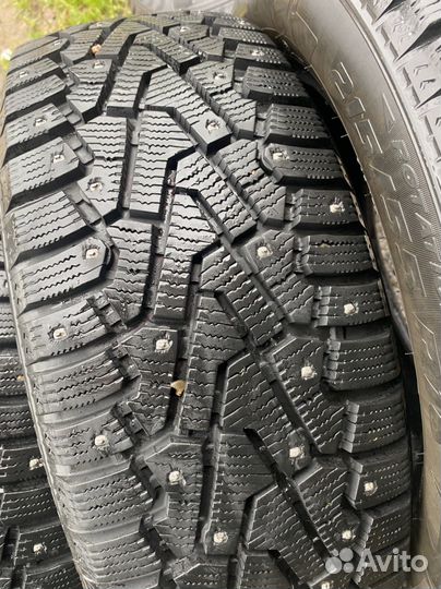 Pirelli Ice Zero 215/55 R16