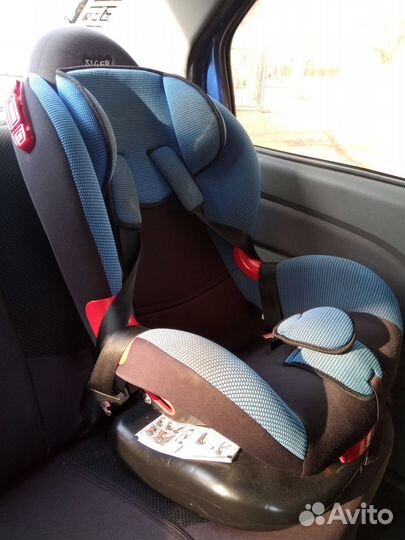 Продам детское автомобильное кресло