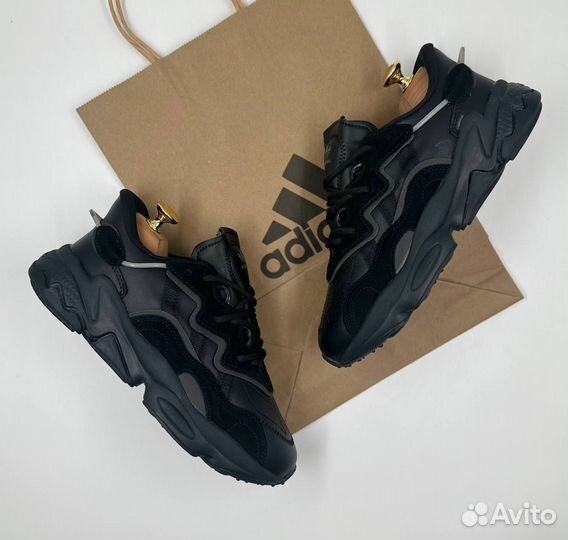 Кроссовки Adidas ozweego