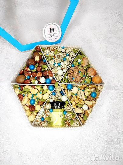 Бокс с орехами. Подарочный набор