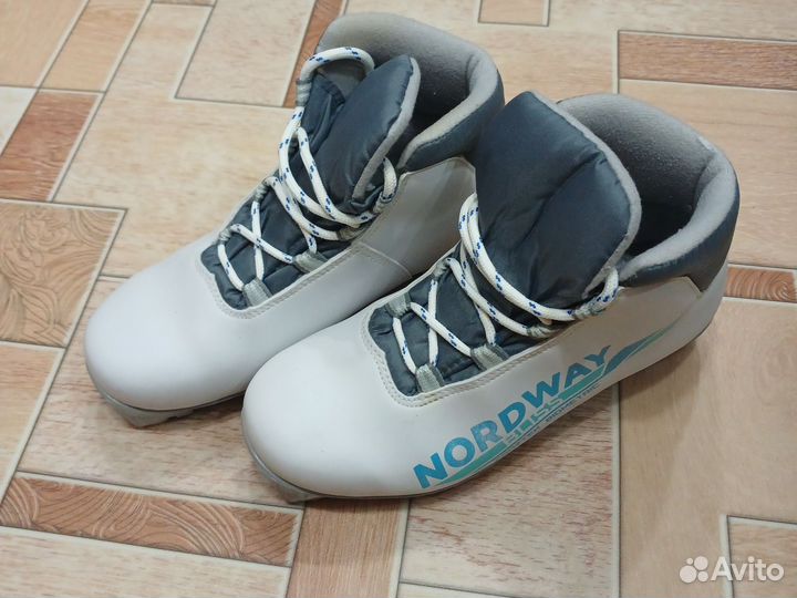 Лыжи беговые с ботинками