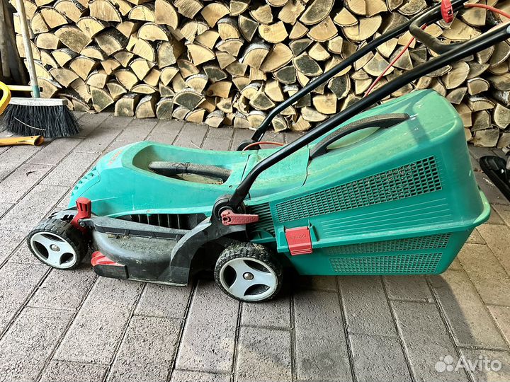 Продам газонокосилку