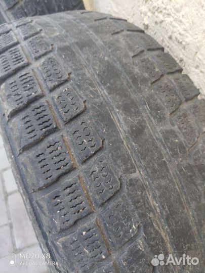 R15 Yokohama Ice Guard Black IG20 195/65, PCD 0x100 DIA 40