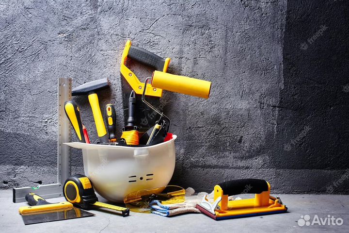 Мастер универсал со своим инструментом