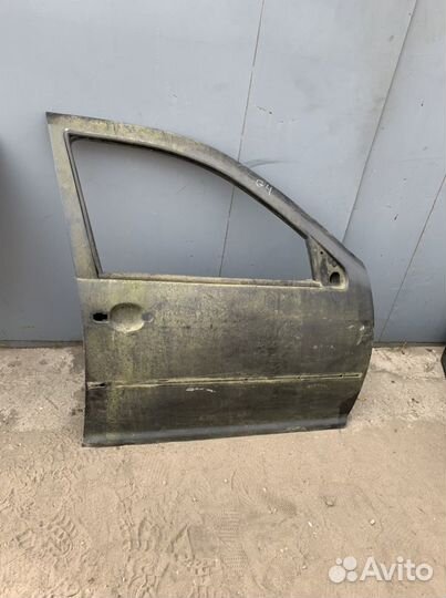 Дверь передняя правая volkswagen Golf 4