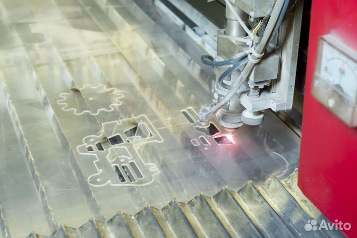 Лазерная резка и гибка пластика