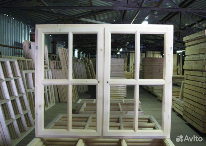 Деревянное окно