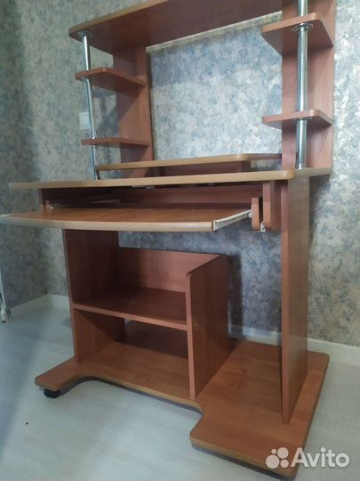 Компьютерный стол