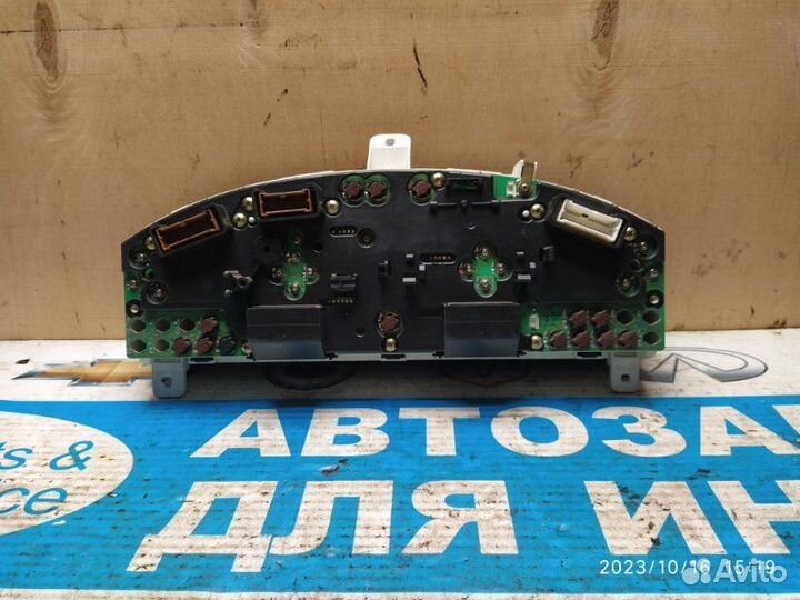 Панель приборов Nissan Maxima A33 00-06