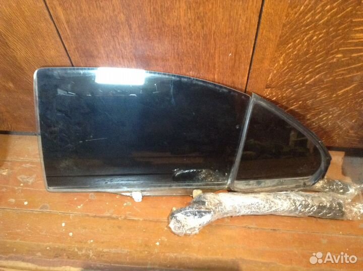 Стекла левой задней двери Мицубиси Лансер 10