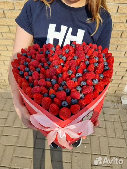 Клубничный букет