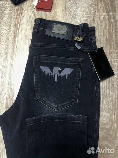 Джинсы Armani