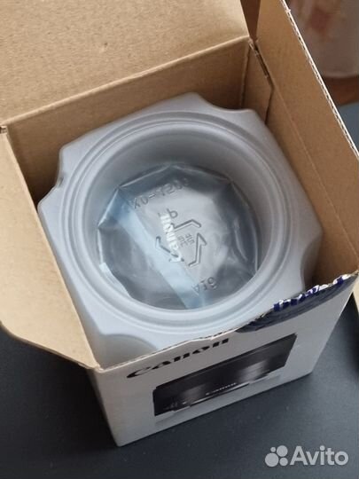 Объектив Canon EF-M 32mm f/1.4 STM