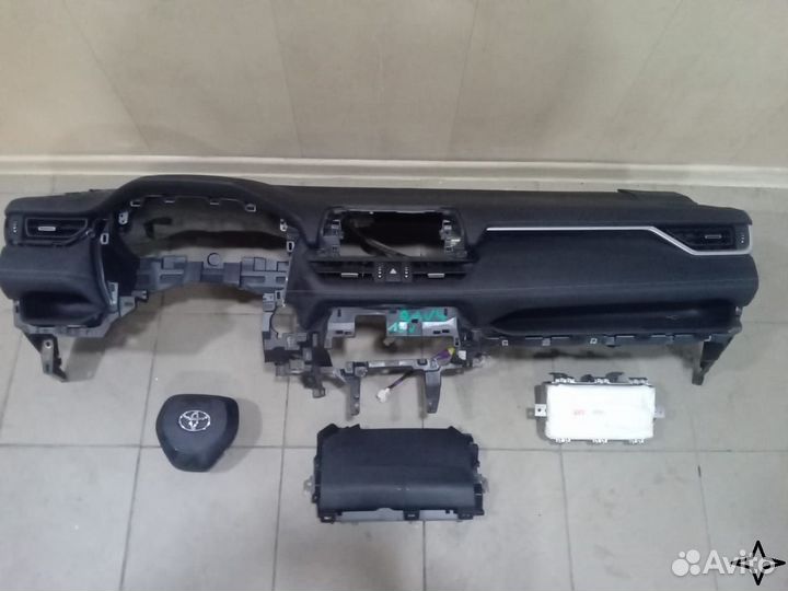 Торпедо с подушкой Тойота Рав 4 50