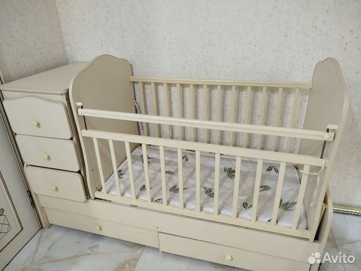 Детская кроватка