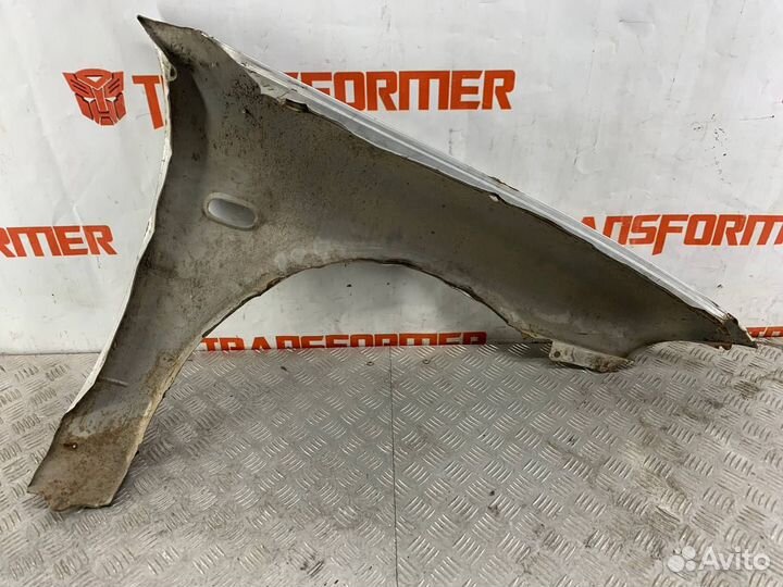 Крыло переднее левое Митсубиши Мираж 1993
