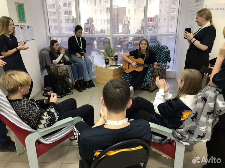Учу петь и играть на гитаре