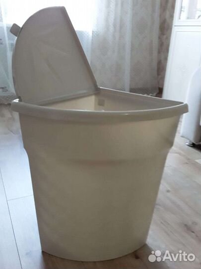 Корзина для белья угловая