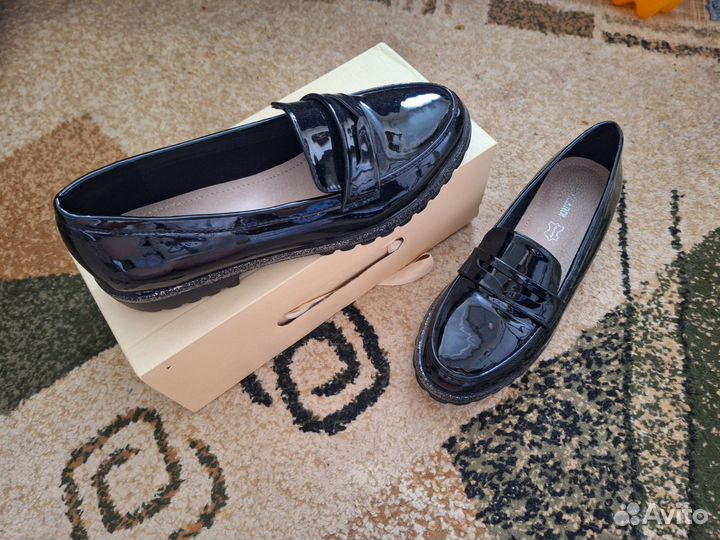 Лоферы женские