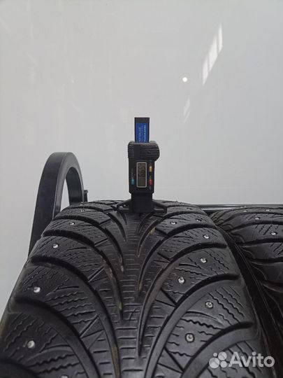 Goodyear UltraGrip Extreme 215/55 R16