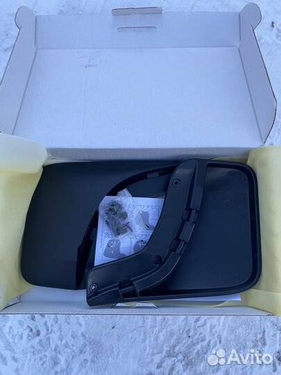 Задние брызговики на Audi Q7 4L/ новые, оригинал