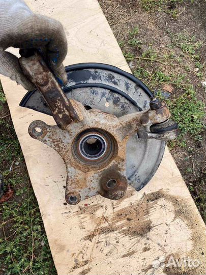 Поворотный кулак передний правый Renault Kaptur