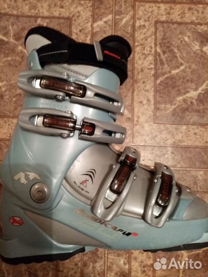 Горнолыжные ботинки женские 24.5
