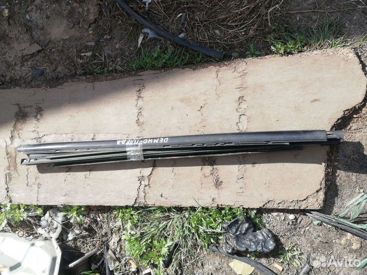 Уплотнитель Мазда Демио 1