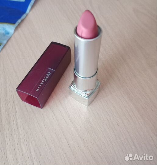 Помада Maybelline Color Sensational 987 новая